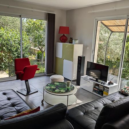 Вилла La Maison Sous L'Olivier Morieres-les-Avignon Экстерьер фото